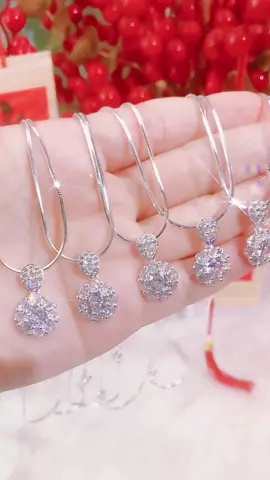 Dây mặt dã xoàn dạng nữ hoàng e mới cập bến tại shop, giảm giá siêu yêu 149k 1 dây thui các c #xuhuongtiktok2025 #2025newyear #tetbinhan #lixi2025 