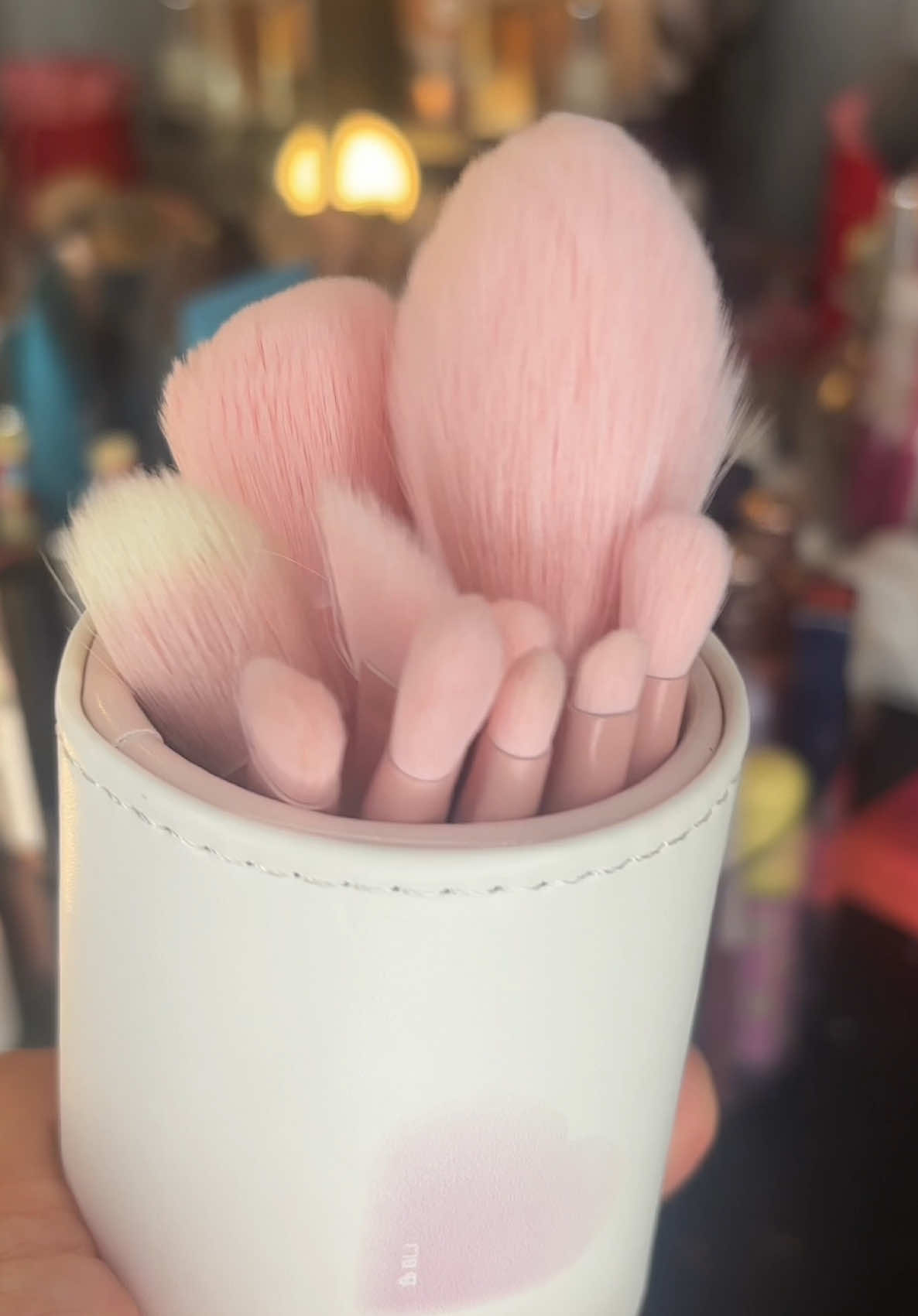 Level up your travel glam with the BLJ Peachy Sugar 11-Piece Mini Makeup Brush Set! 🌸✨ Compact, portable, and perfect for on-the-go touch-ups, this set includes all the essentials for flawless makeup application—anytime, anywhere. 🖌️ Ideal for business trips, vacations, or daily use. 💄 #TravelBeauty #MakeupBrushes #PeachyGlow