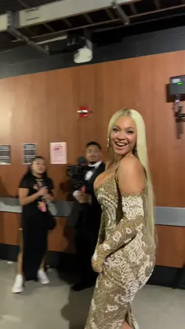 acknowledged by taylor and #beyonce in the same night. i think this means the rest of 2025 is going to be good 💛🫶 #GRAMMYs 