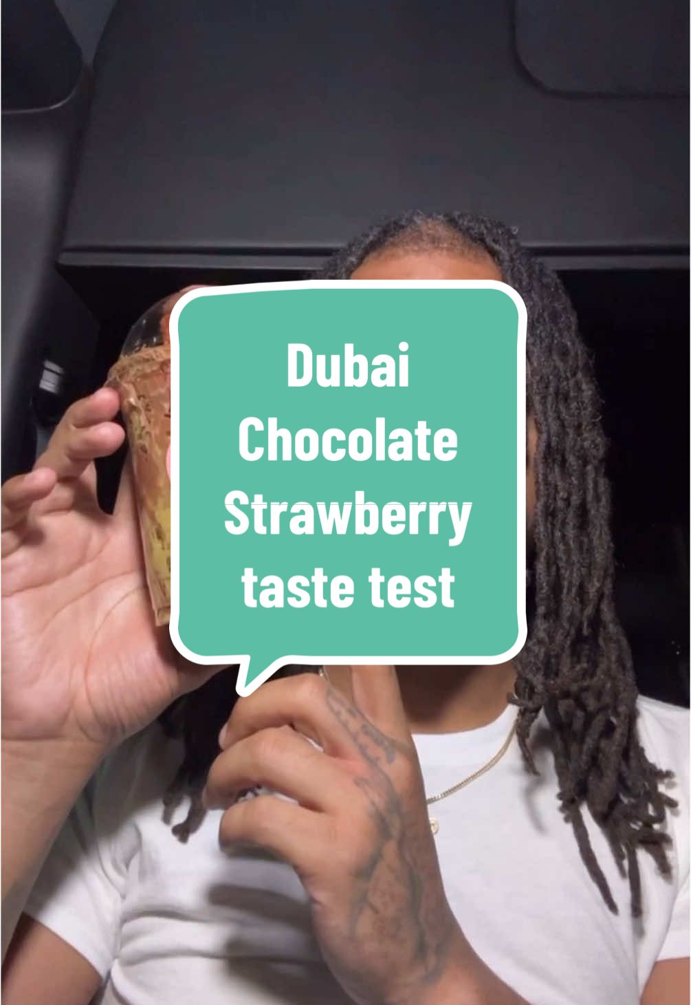 Dubai Chocolate Strawberry taste test 💕 would you try it ? 💕 #foodcrititic  @bake the cookie shoppe @Dippedby_dee @Whiskful Thinking Cakes 