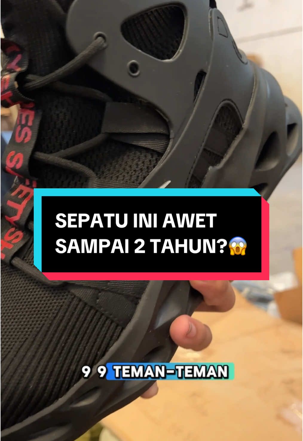 Membalas @dikiprio Di pake sampe 2 tahun masih awet? 😱🤩 Emang ya sepatu JBS 799 ini Walaupun harga terjangkau tapi kualitas ga main main😎 #sepatu #sepatumurah #sepatuimport #sepatupria #sepatusafety #sepatukerja #safetyshoes #sneakers #safety #fyp 