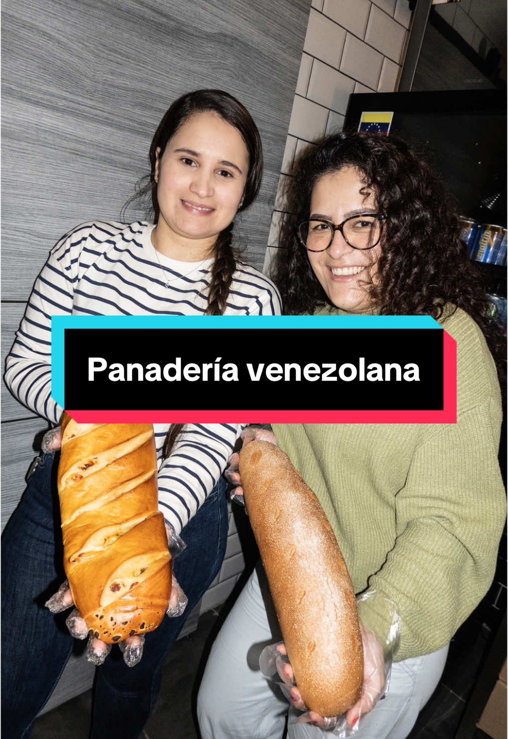 La panadería Jireh tiene todos los panes y dulces venezolanos que o echas de menos de tu país o aún no has probado y te van a flipar 🇻🇪🥖🤤 #mercadomaravillas #mercadosdemadrid #pan #pancasero #panaderia #panadero #panaderiamadrid #panaderiaartesanal #panartesanal #venezolanosenelmundo #venezolanos #venezolanosenmadrid #venezolanosenespaña #comidavenezolana #panvenezolano 