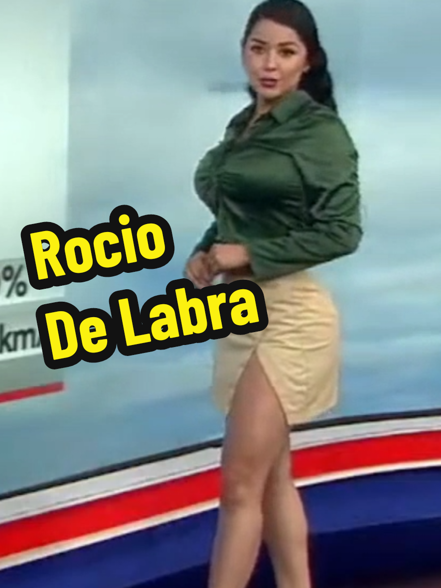 Rocio De Labra Yesterday 🔥 @Rocio de Labra #RocioDeLabra #SatinBlouse #SlitSkirt #WOW 