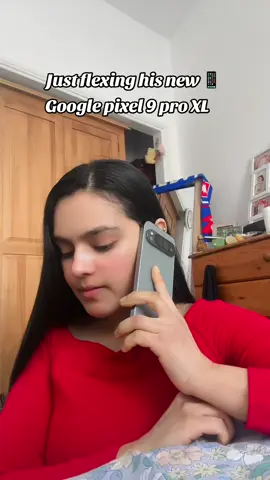 Flexing his new phone 📱#googlepixel9proxl #newphone #android #hindicomedy #fypシ゚viral #pokharanepal🇳🇵🙏❤️ #scotland_glasgow_uk❤️🇬🇧🇳🇵 