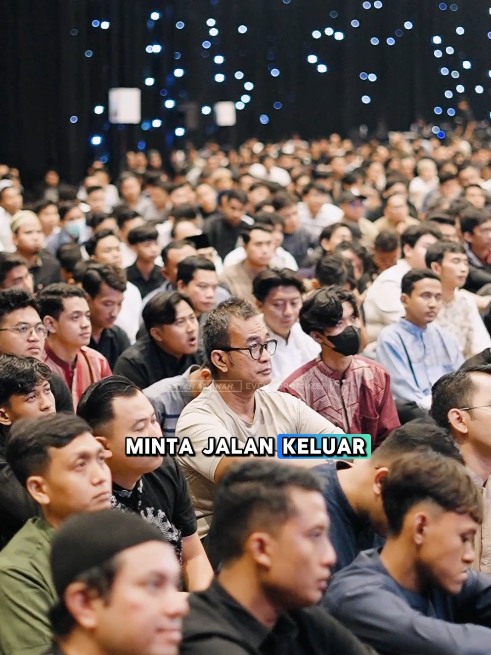 Makanan dan minuman haram tak hanya dosa, tapi juga menghalangi doa✨ 〰️〰️〰️〰️〰️〰️〰️〰️〰️〰️〰️〰️〰️〰️〰️ Jadwal sharing time Ust. @Hanan Attaki insyaallah: 16 Feb: CIREBON 22-23 Feb: GARUT 1 Maret: BEKASI 2 Maret: BANDUNG 8 Maret: YOGYAKARTA 9 Maret: SURABAYA 15 Maret: BOGOR 16 Maret: JAKARTA 23 Maret: TANGERANG 13 April: PURWOKERTO 27 April: DEPOK 11 Mei: MALANG 18 Mei: SOLO 22 Juni: PEKANBARU 14 Juli: BATAM 20 Juli: MEDAN Cara daftarnya di website ➡️ sharingtimeuha.com 😊 #sharingtime #hananattaki #ayahamanah #bogor #karawang #solo #jakarta #jogja #malang #surabaya #semarang #depok #tangerang #bandung #bekasi #purwokerto #cirebon #garut