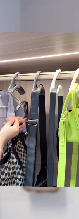 Upgrade Your Style with This Chic Arch Hook Bag Organizer! 👜✨ Perfect for Any Fashionista – Get Yours Now & Stay Organized! #BagOrganizer #ArchHook #HomeOrganization #TikTokFinds #MustHave #TrendingNow #ShopNow #BagLover #organizeinstyle 