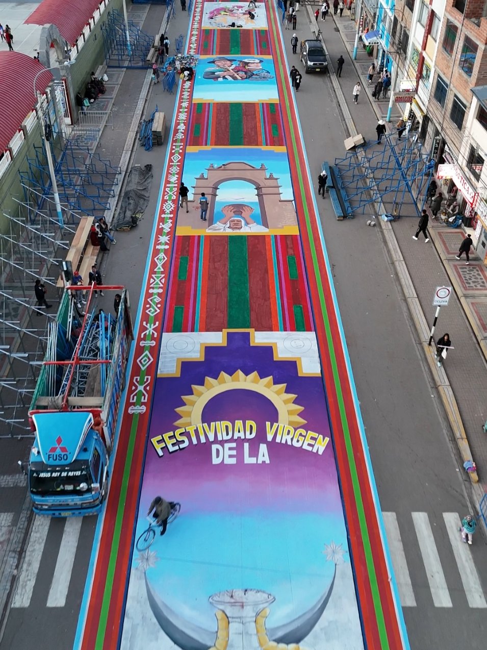 Avances de la avenida del folclore en Simón Bolívar para la parada en veneración a la virgen Candelaria #Candelaria #paradafolclorica #puno #bolivar #arte #2025 