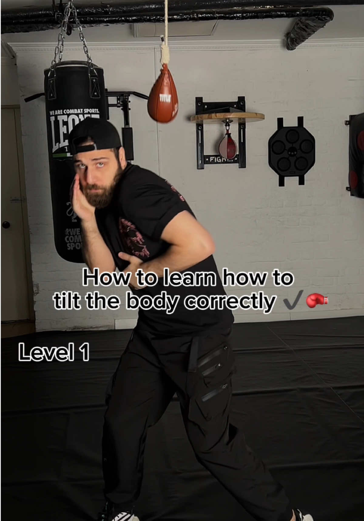 How to learn how to tilt the body correctly ✔️🥊 #boxing #boxingtraining #boxingday #boxinggym #boxingskills #boxingdrills #boxingfans #boxingtechnique #boxingislife #boxinglife #boxingtips #tutorial #recommendations #fyp 