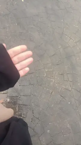 لست خير النساء 🥺 لكنني اخاف الله❤ لست اجملهن🫣 ولكني جميله ☺️ لست ذات حظ عظيم🙂 لكنني مؤمنه بقضاء الله وقدره🥰 لست افضل من تعرفون🙂 لست صالحة بما يكفي  🥺 لكنني  أجاهد على إصلاح نفسي. 😊 للكنني صادقه💖