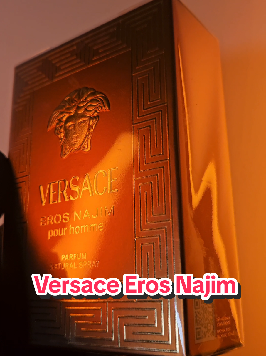 Its finally here..  Versace Eros Najim!! Full review coming soon 🙏 @Versace  #instafragrance #fragranceoftheday #menscologne #fragrancecollection #thefragaddict #scentoftheday😍 #scentreview #tiktokfragrancesreview #perfumetiktok #fragrancesamples #scentreviewstiktok #versace #vercaseeros #versaceerosnajim #newfragrance #exclusive #luxury #fragranceaddict #fragranceaddiction #fragrances 