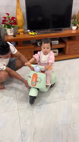 Xe máy điện vespa cho bé #xechobe #Xe Vespa Sprint Xám Nhám #viralvideo #xuhuong 