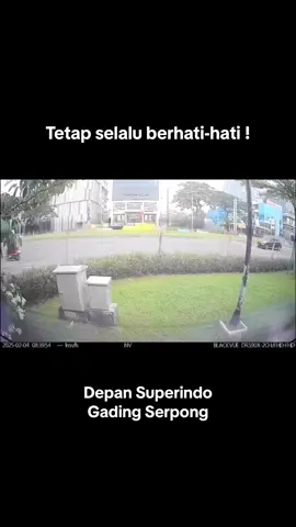 Tetap selalu berhati-hati GS-ers! 4 Februari 2025 telah terjadi kecelakaan tunggal di Boulevard Gading Serpong depan Superindo, Bez Walk 📸 @anesloa #gadingserpongupdate 