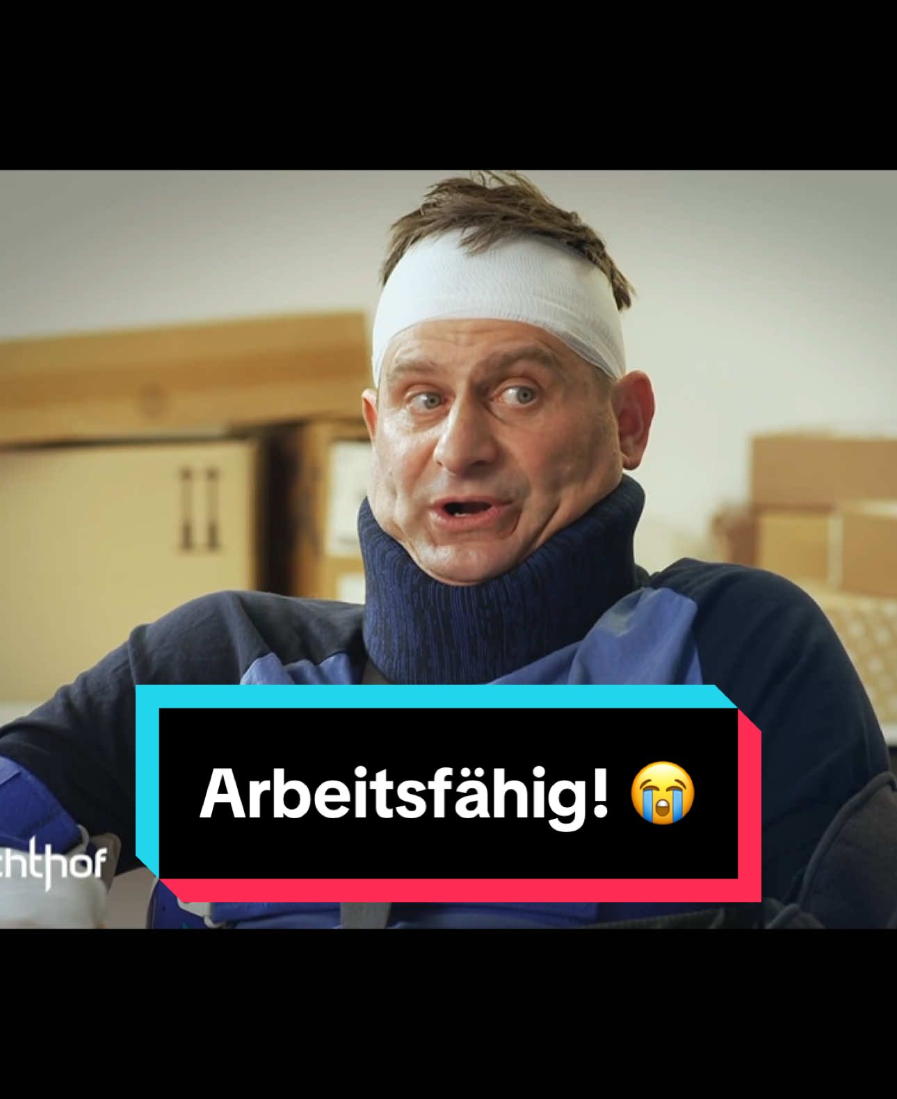 Doppelschichten trotz dreifachen Beinbruchs? 😭 Mit Christian Springer im jüngsten „schlachthof“. Die ganze Folge könnt ihr euch in der ARD Mediathek anschauen!  #michaelaltinger #altinger #schlachthof #christianspringer #kanarett