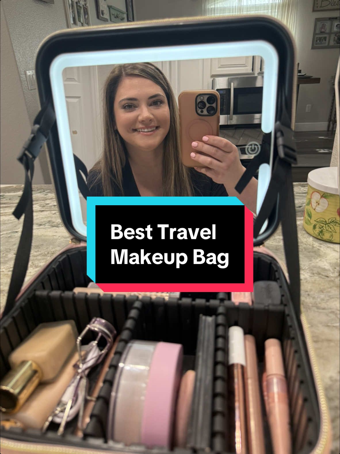 This travel make up bag with a LED mirror is a must! #travelmakeupbag #makeuporganizer #makeupbagwithmirror #tiktokshopjumpstartsale #tiktokshopjumpstart #ttsdelightnow #tiktokshoploveatfirstfind #spotlightfinds 