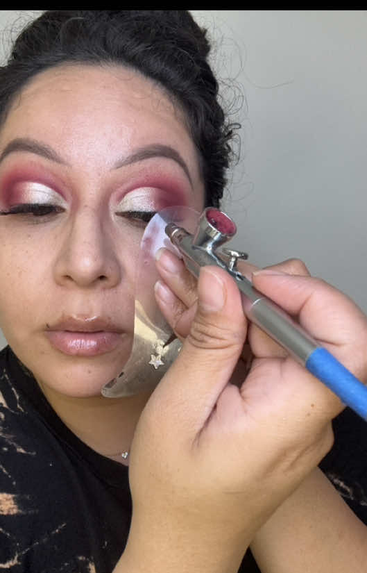 Machine/Liquid makeup? #airbrushmakeup #makeup #airbrush #airbrushmuabyz #fullfaceairbrushmakeup #maquillajetutorial #airbrushing #airbrushfoundation #makeup #howtoairbrush #makeuptransformation #airbrushwingliner #tutorial #maquillajetips #maquillaje #maquillajeconaerografo #airbrushart #airbrushart #maquillajeconaerografo #airbrushart #airbrushmua #makeuptutorial #airbrushliner #aerografo #airbrusheyeshadow #airbrushbrows #brows #eyes #face #airbrushfoundation #airbrushblush #aircontour #facepaint #airbrushhighlight 