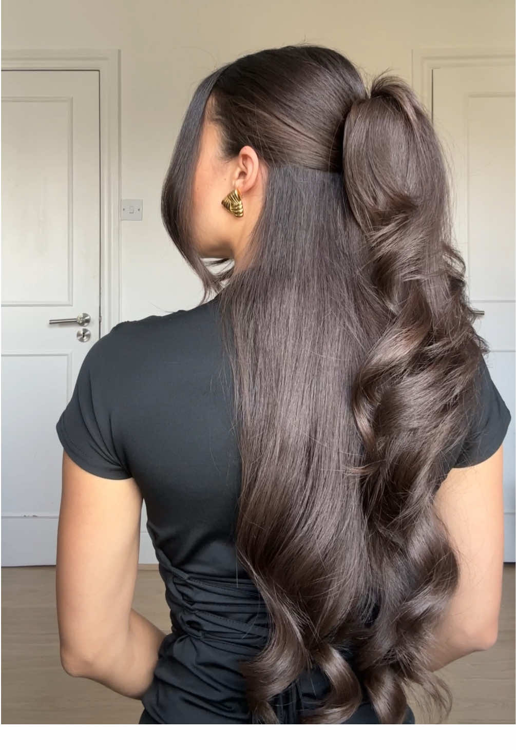 Easy hack to add more volume to your half pony using a claw clip #hairstyle #hair #hairtutorial #hairtok 