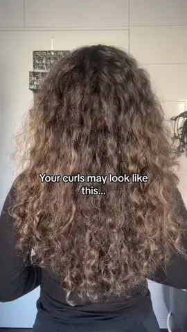 Hair is our daily accessory, especially if you have curly hair - you don't even need other accessories! 👩🏽‍🦱🫶🏽Change is never easy, but without it, growth is impossible! ✨ #curlyhair #curlyhairtransformation #curllove #wavyhair #3acurls #curlyhairtutorial #curlyhairroutine 