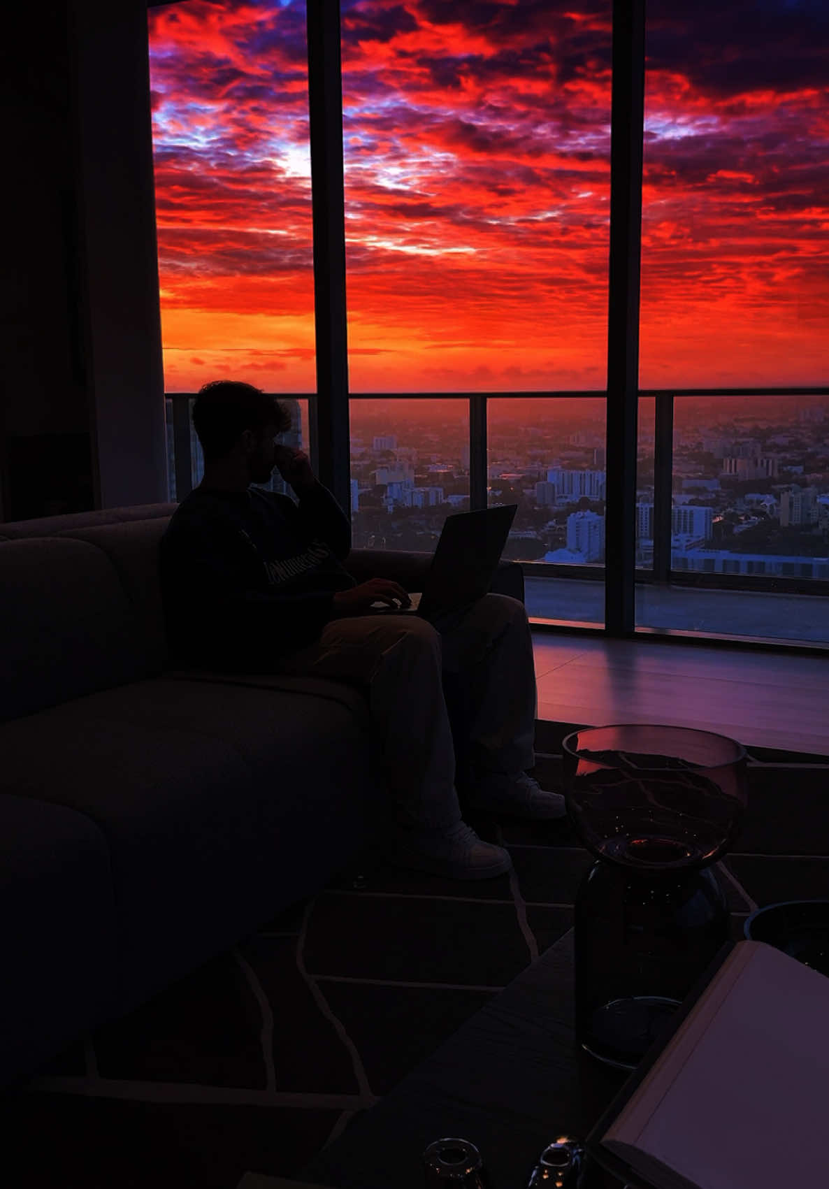 unreleased Drake >  #fyp #viral #miami #Lifestyle #miamiinfluencer #drakeunreleased #nightaesthetic #luxurylifestyle 