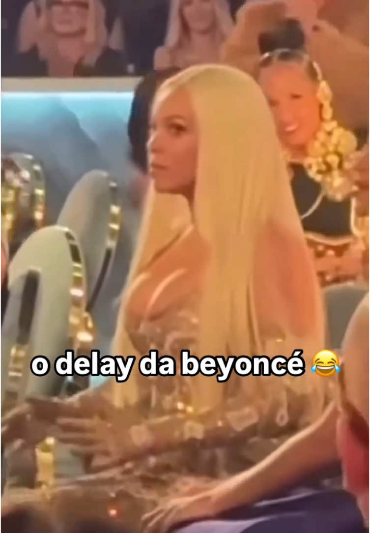 Ela realmente não imaginava ganhar o prêmio de “Melhor Álbum Country”. Fofinha demais! 🥰 #beyonce #beyhive #queenbey #cowboycarter #grammys #viralvideo #fypシ #trending