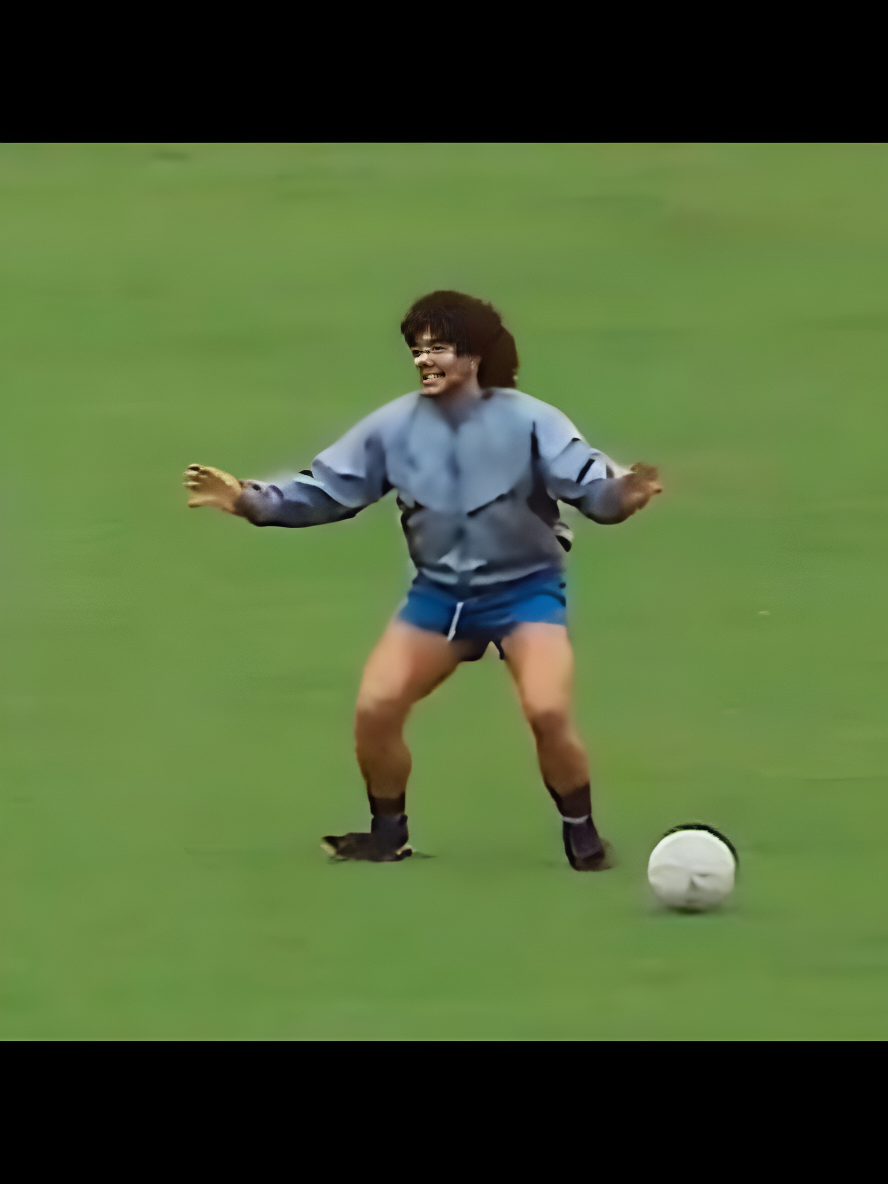 Diego Maradona Warm Up Skills 