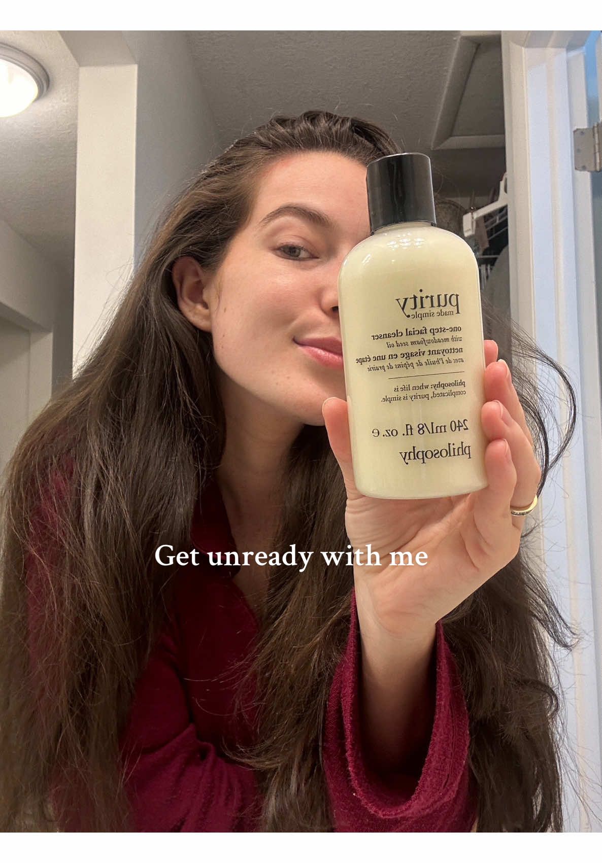 Get unready with me with the best  gentle cleanser for sensitive skin. Love how this product is a one step cleanser as well. #lovephilosophy #gentlecleanser #gifted #skinbarrier #philosophy #skincare #freshface #cleanskin #cleanskincare #getunreadywithme #unwindwithme @philosophy 