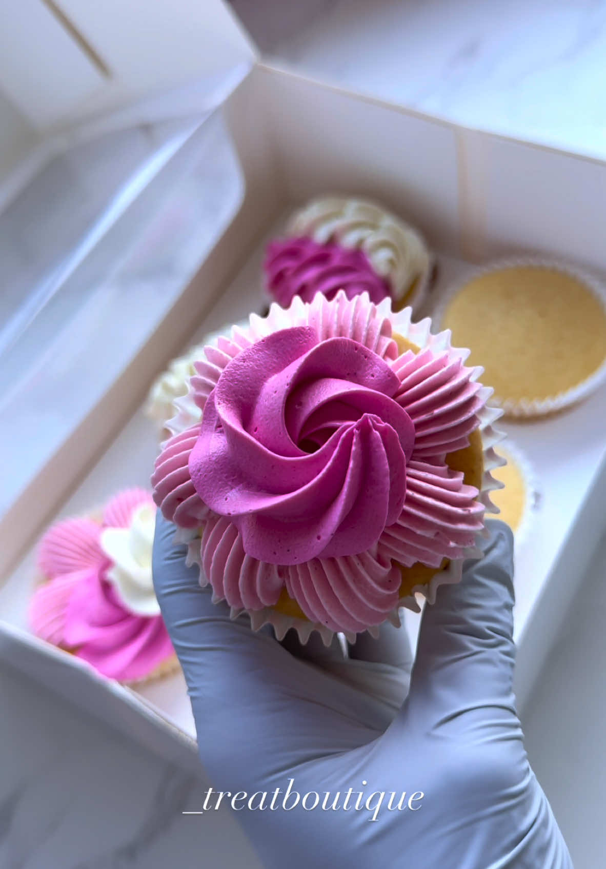 Pretty piping 💕 Nozzles: 4B & 2D Colours: Hot pink & candy  Frosting: American buttercream  . . . . #treatboutique #cupcakereel #cupcakepiping #buttercreampiping #smoothbuttercream #howto #foryou #buttercreamfrosting #cupcakedecoratingvideo #cupcakedecorating #tutorials #satisfying #dessert #pintrest #buttercreampipingtutorial #fyp #explore #bakedgoods #trendingcakes #reeltrending #foodphotography #dessert #fypviralシ #cupcakesofinstagram #buttercream #canberra #cupcaketrend #googong #canberramum #canberraeat