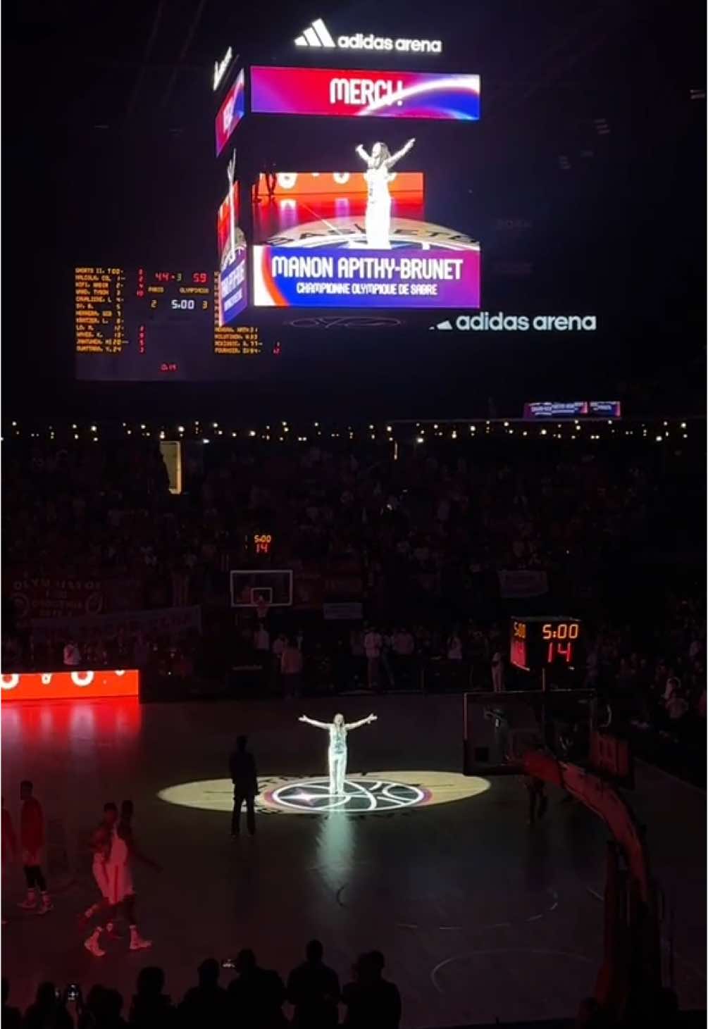 Une médaillée d’or sur le parquet de l’adidas arena : Manon Apithy-Brunet, escrimeuse française 🇫🇷 #adidasarena #escrime #sportstiktok 