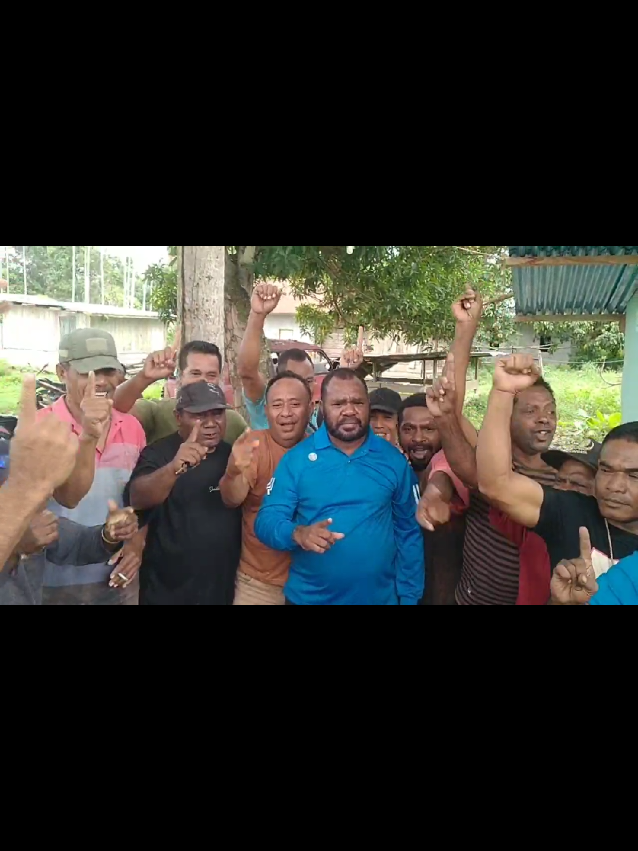 Bernad - Mesak Sah Memimpin Manokwari Selatan setelah sengketa di MK dan Ditetapkan Hakim MK untuk pimpin dan membangunan Manokwari Selatan. 