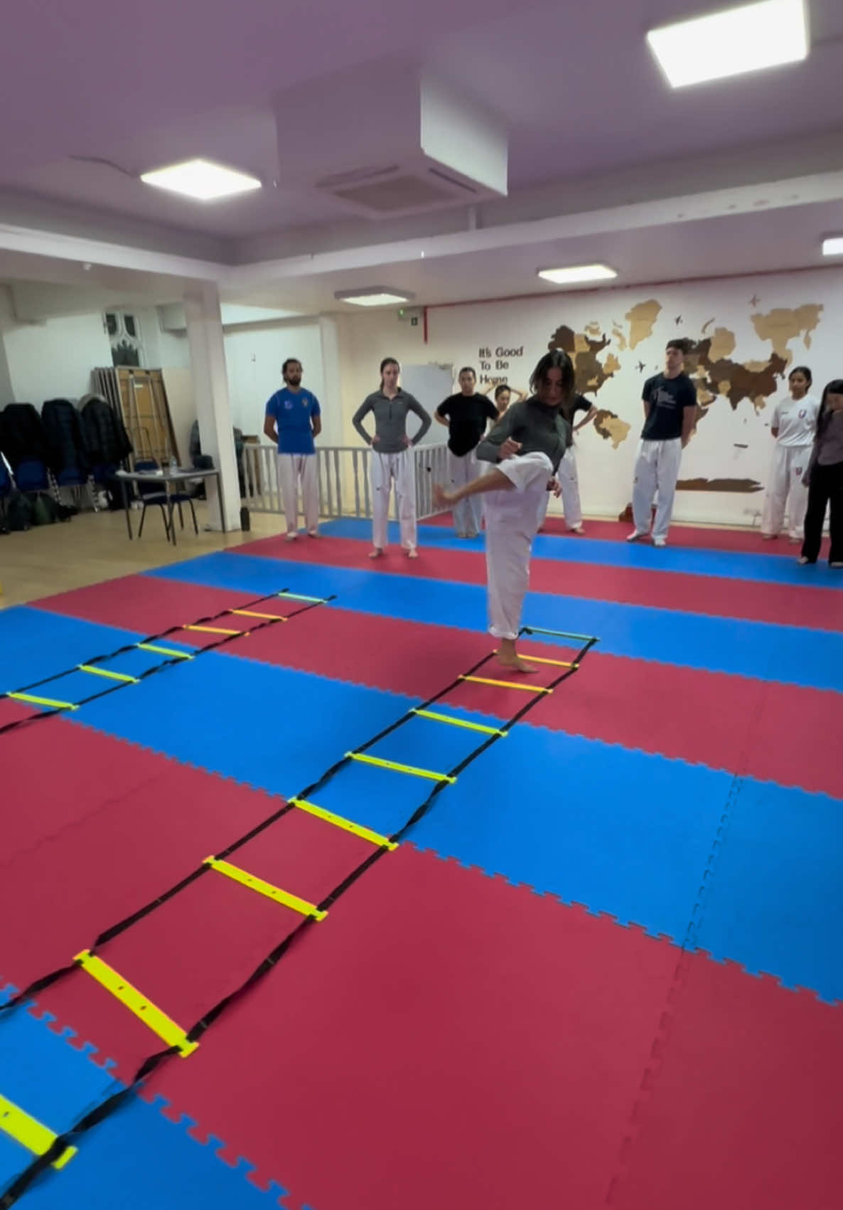 Some strengthening exercises from training💪🏼 working with one leg exercises really helps me improve my stability and strengthen a lot my standing leg🙌🏼 #tkd #taekwondo #tkdgirl #martialarts #howto #stability #stabilitytraining #singlelegtraining #singleleg #balance #hurdles #hurdlestraining #strengthtraining #singlelegstrength #balancetraining #martialartsgirls #tkdgirl @Under Armour 