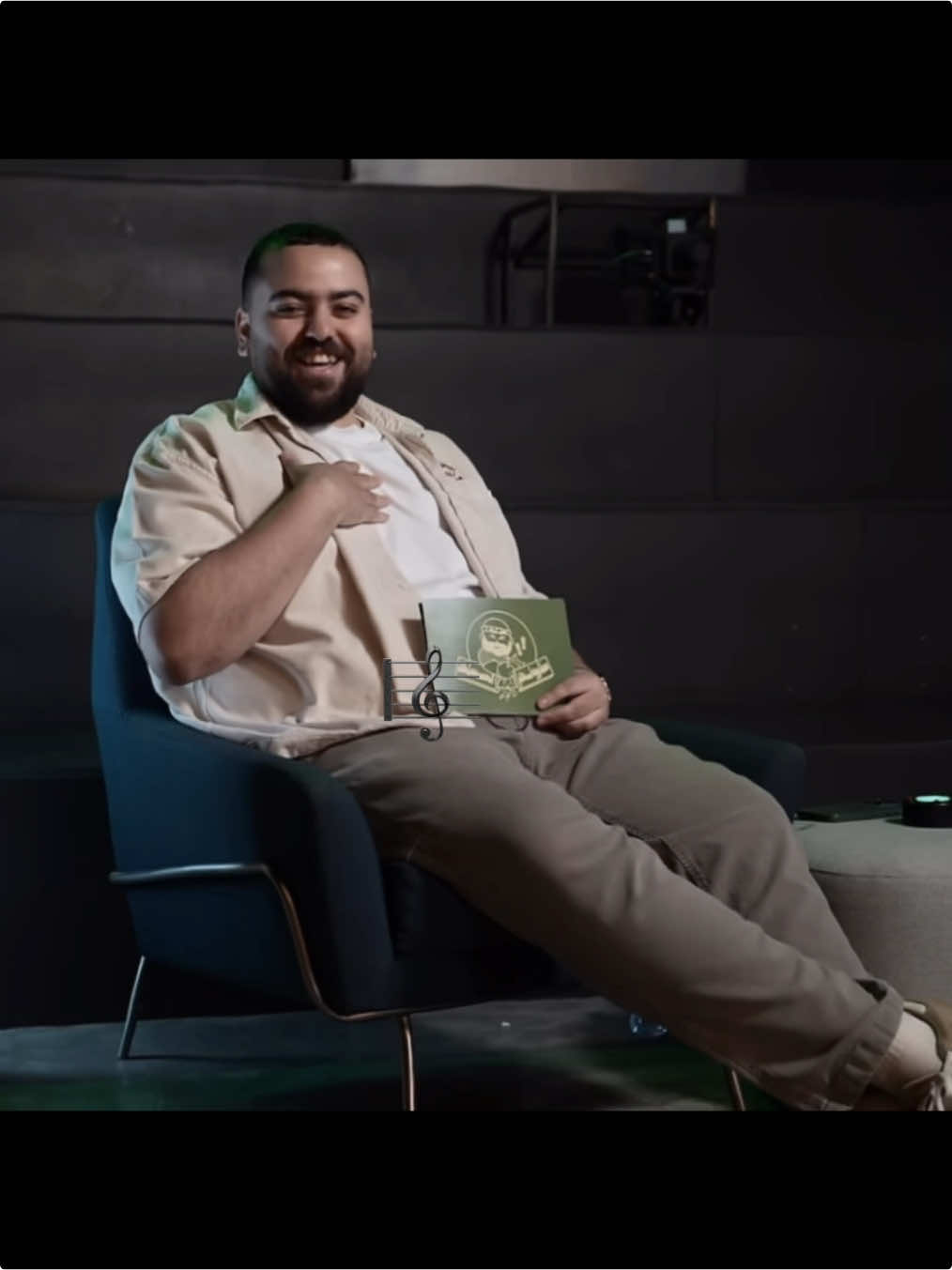 لكتب ع اوراق الشجر .. ! 🎼🤍 #فالكونز🦅💚 #fyp #CapCut #ماركو🔱 #اكسبلور #ابو_عمر @Bo3omarEats 