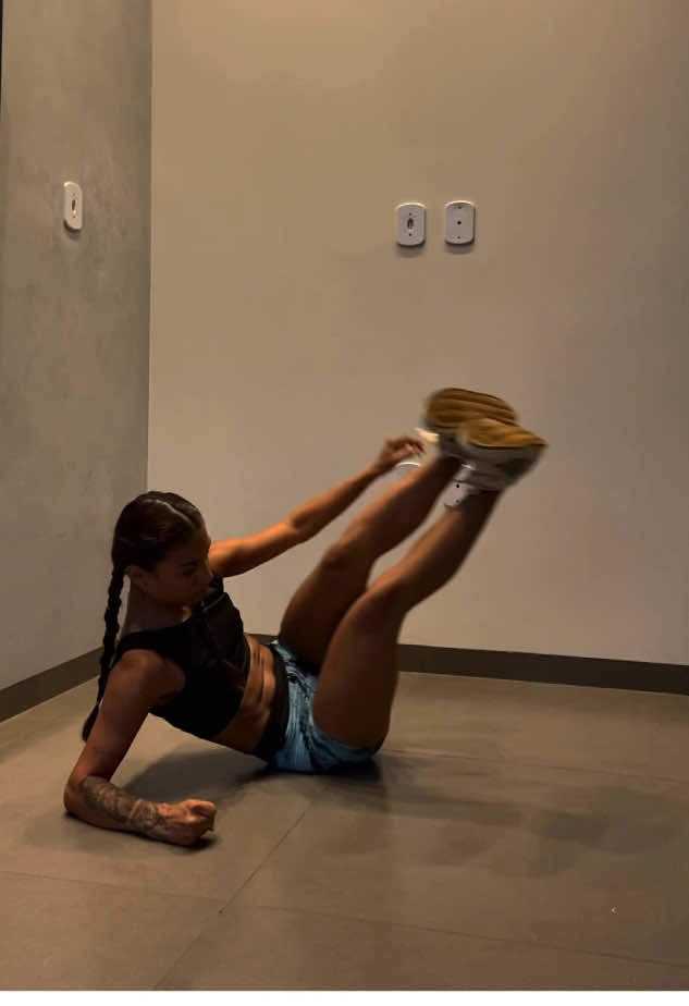 🐆🔥#treinoemcasa_ #gymmotivation #treinoemcasa #treinoparamulheres #GymTok #abs #abdomen #core #barriganegativa #barrigainchada #emagrecimento #emagrecer #musculação 