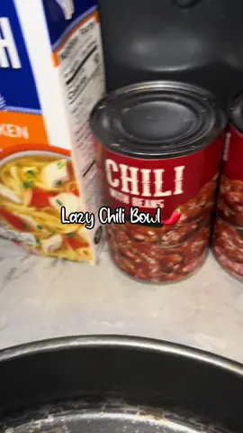 lazy chili bowl at its finest i really didn’t feel like making everything from scratch😩but it was just as good with my own lil spice💥!! #chili #chilibowl #chicago #fypviralシ #itsmydestinylonye #foryou #relatable #lazymeals #relatable #explore #minivlog #explorepage #contentcreator #digitaldiary 