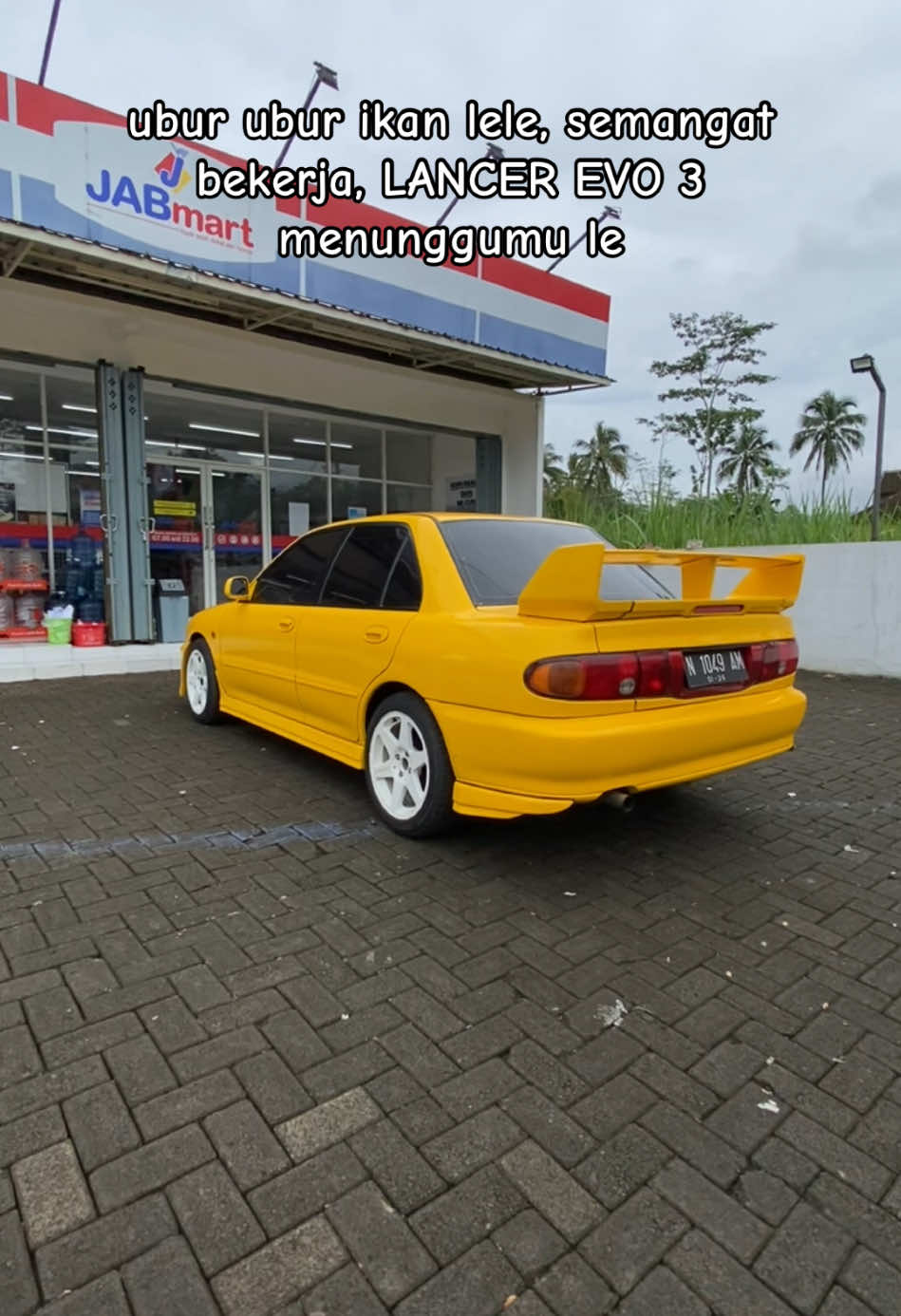 Walaupun wajahmu jelek, tapi kamu punyak lancer EVO 3, tetap saja wajahmu jelek 🤣 #viralvideo #viral #viralvideotiktok #viralvideotiktok #malang24jam #fyp #mitsubishi #mitsubishilancer #evo #lencer #evo3malaysia #malanghits #mitsubishievo 