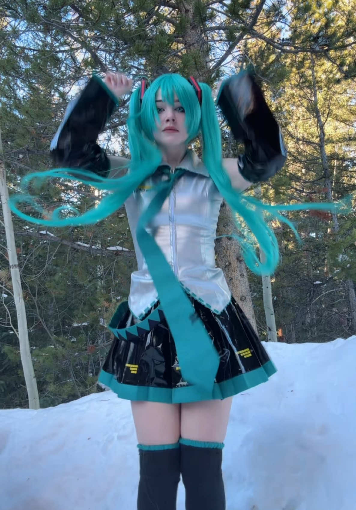 Rabbit hole dance #hatesunemiku #foryou #miku #hatsunemikucosplay #snow 