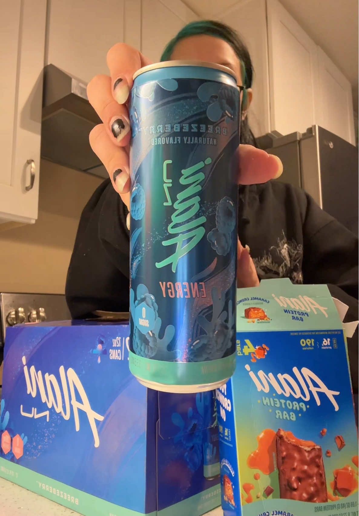 taste test review on the drink tmrw lol #alani #alaninu #packageunboxing #energydrink #proteinbar #anhedania 