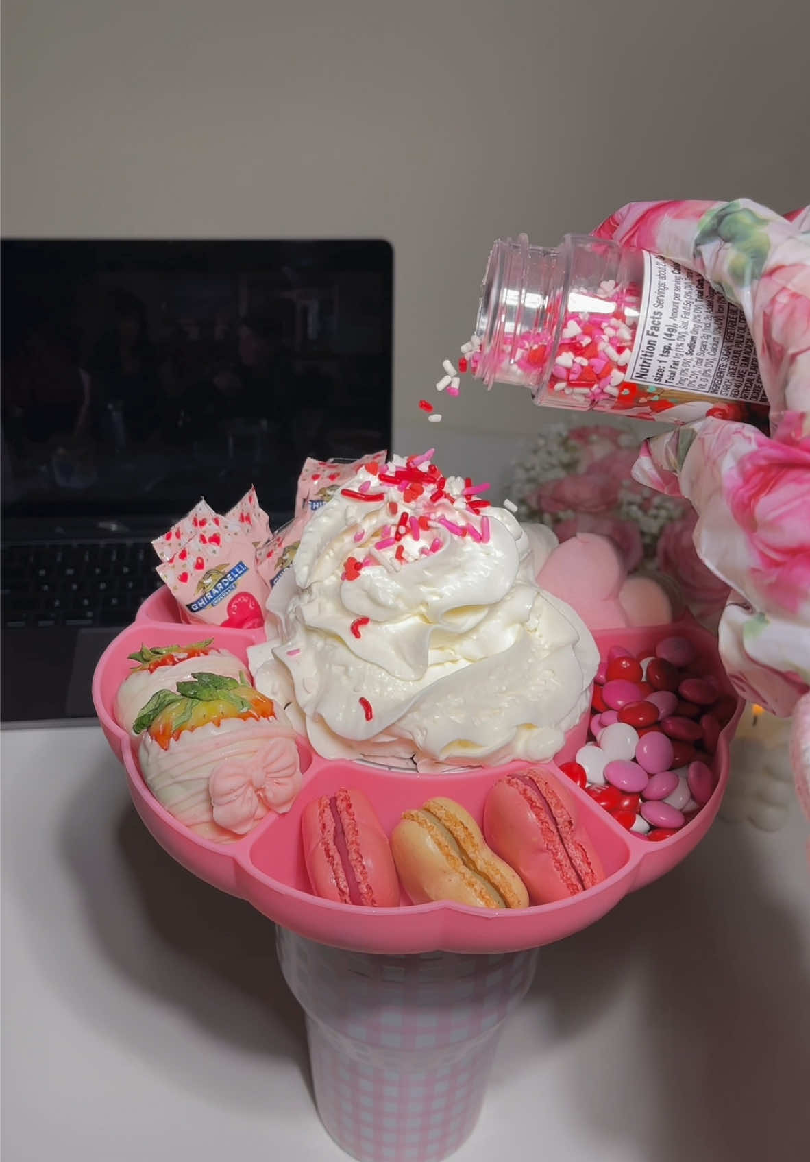 it’s the sweet treats for me.. 🎀🍨 As always the links are in my bio. 💗 #asmr #nailtutorial #SelfCare #handmask #pink #nailinspo #valentines 