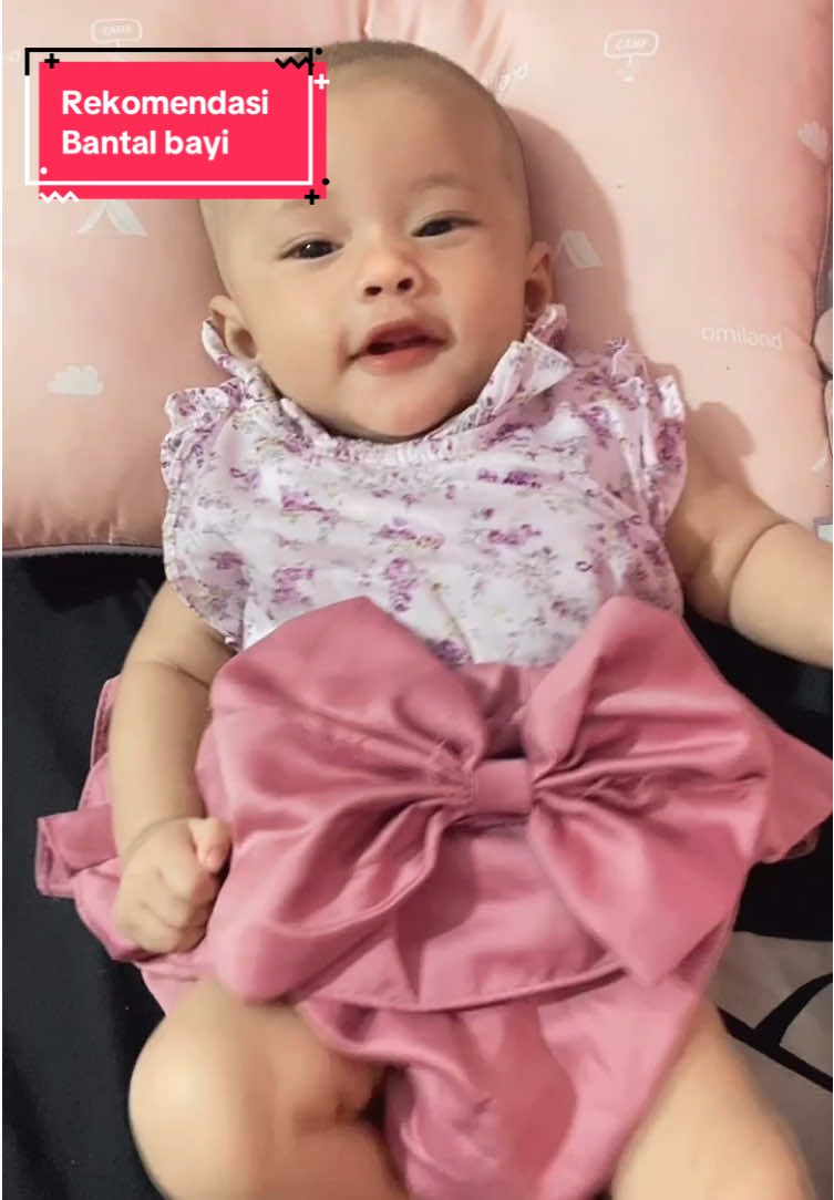 Masyallah anteng pakai bantal nya ya sayang #masyaallahtabarakkallah❤❤❤ #bayilucu #bayilucugemes #omiland #omilandbaby 