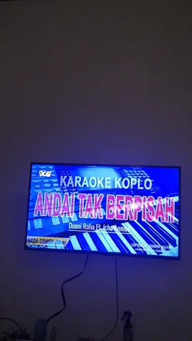 Karokean nya di rumah duluu hihi minus gaada mic;( #karaoke #andaitakberpisah 