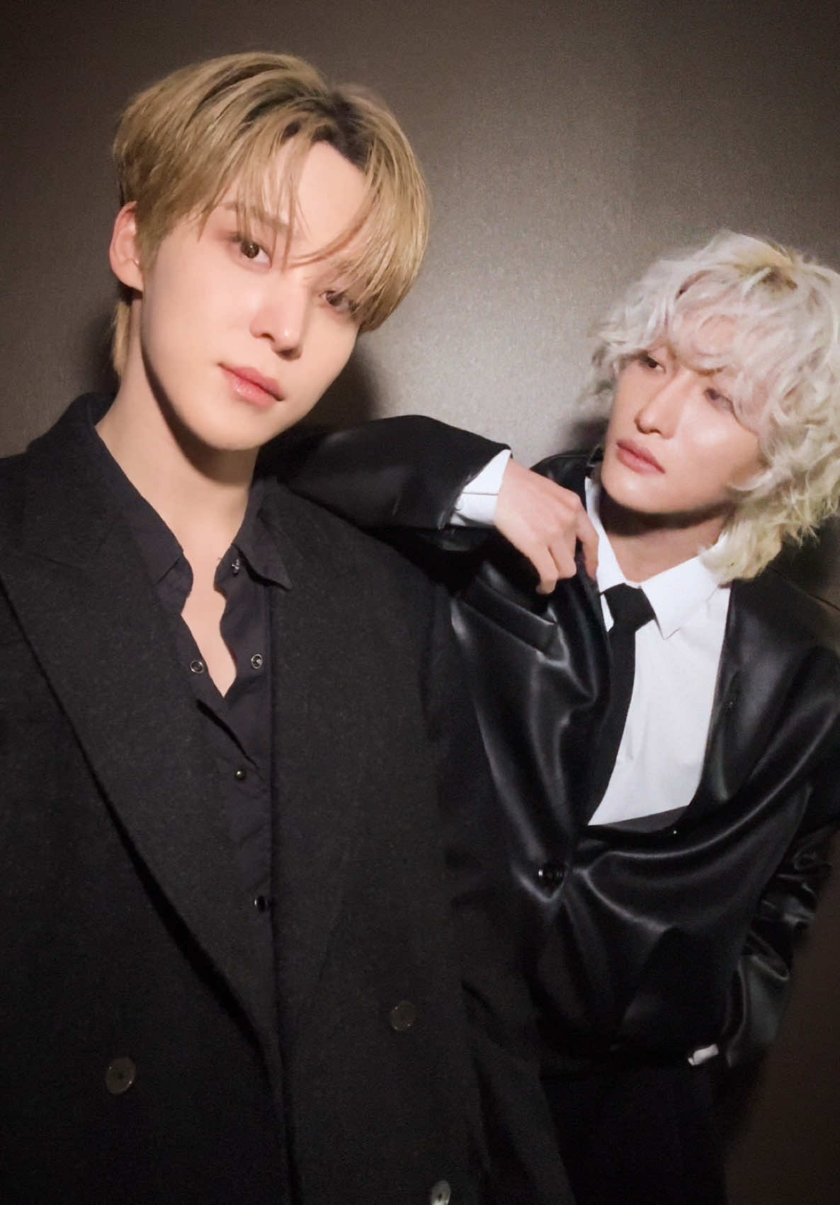 📱✨ #ATEEZ #에이티즈 #SEONGHWA #성화 #YUNHO #윤호