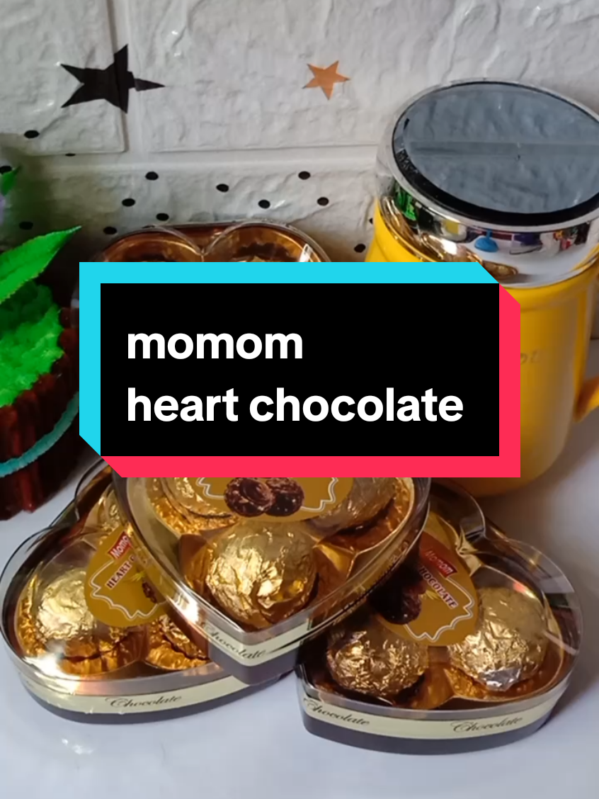 pang valentine natin Hindi halatang murahin lang hehehe #momom #momomfood #chocolate #chocolatelover #ValentinesDay 