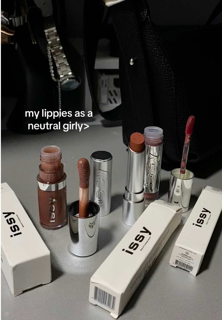 SHADES: issy hydragloss-cowgirl issy gelee lip tint-kink lip bullet velvet-beret #issyandcompany #lipswatch #lippies #neutralundertone #issylipbullet #issycosmetics #makeup #makeuprecomendation #issy 