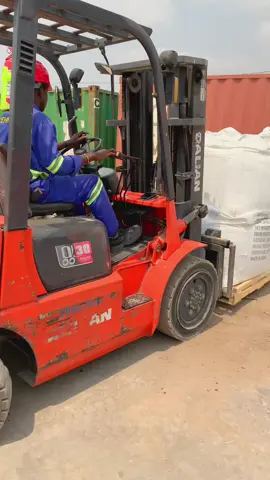 Loading Lime on a Trailer … #forkliftoperator #trailer #ihustle #ruleoflife #foryoupage❤️❤️ #fyyyyyyyyyyyyyyyy #trendingvideo #alhamdulillah❤️ 