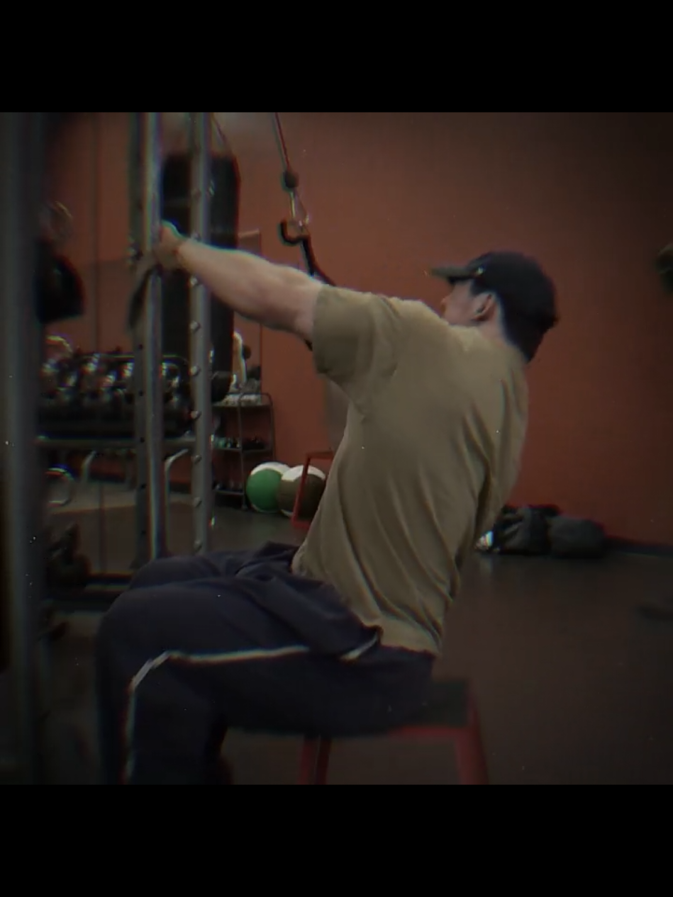 #CapCut gymrat 🔥🔥🔥 . . #bringmetolife #gymedit #gym #GymTok #gymnastics #gymrat #gymmotivation #hardwork #nevergiveup #samsulek 