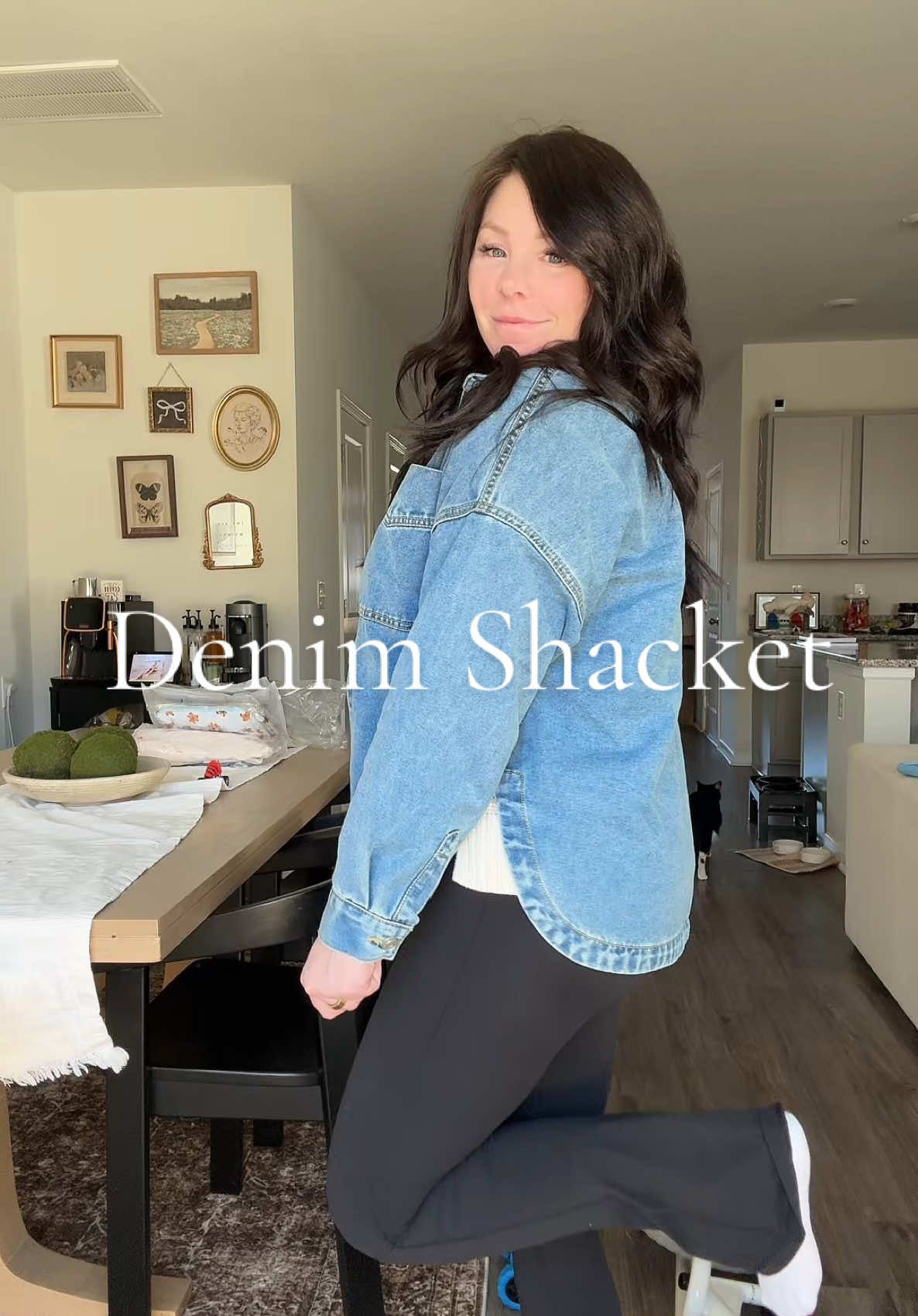 The cutest TikTok finds! #denim #denimjacket #denimshirt #buttondown #shirt #jacket #tiktkshop #viralfinds #clothing #tiktokshopclothing 