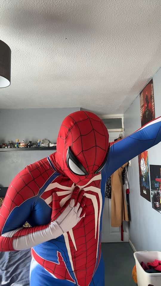 Spider-Man exists life every 5 minutes be like #spiderman #spidermancosplay #spidermancosplayer #spiderverse #cosplay #cosplayer #peterparker #Marvel #spidermancomics #insomniacspiderman #Marvelcomics #superhero #hero #spidermanfandom #Spidey #spidermanPS5 