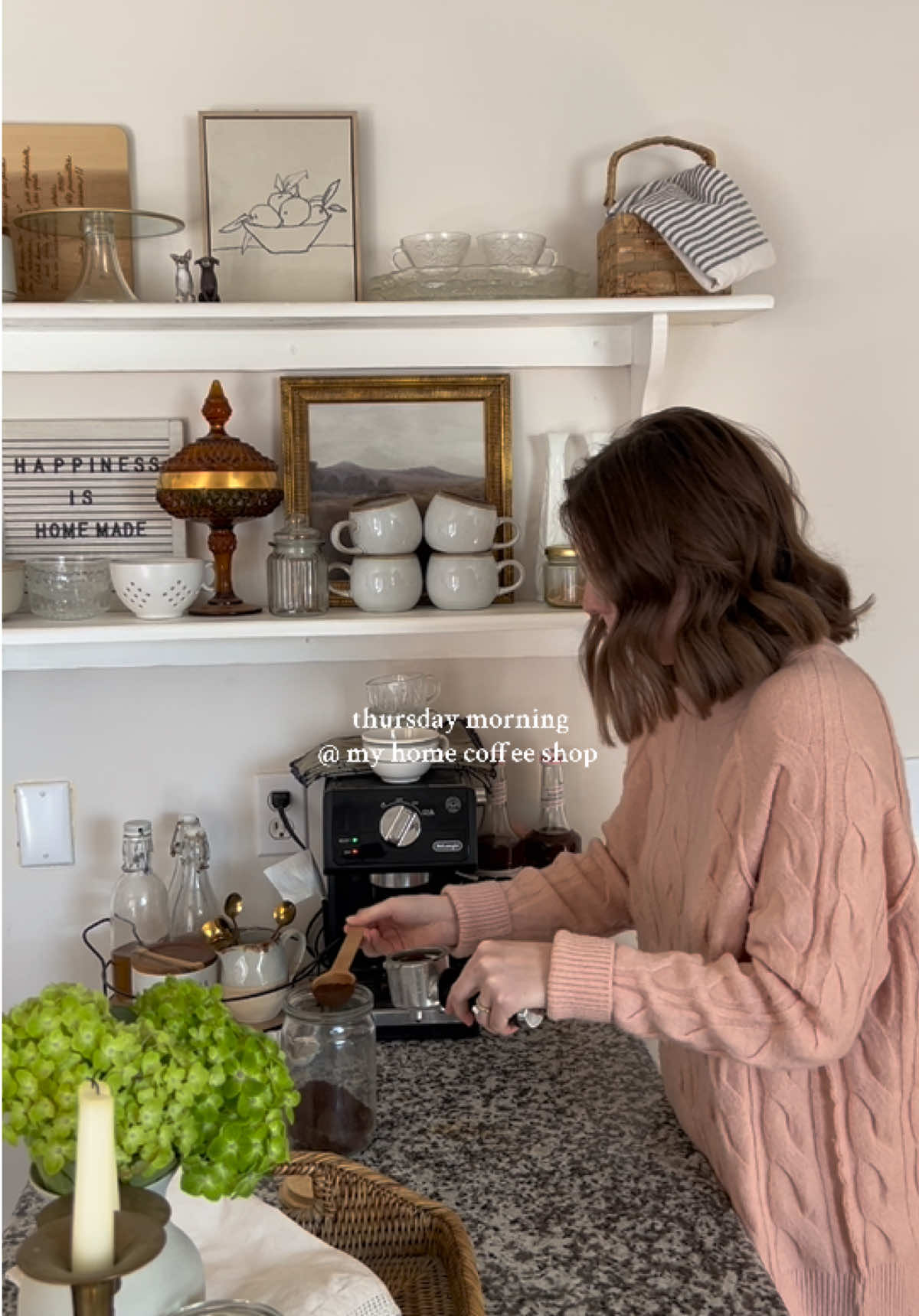 a pistachio latte to go with this spring weather today ⛅️  #coffeeathome #coffeewithme #coffeebar #coffeebardecor #pistachiolatte #espressomachine #coffeerecipe #icedlatte #coffeetok #cozyathome #cozyhome 