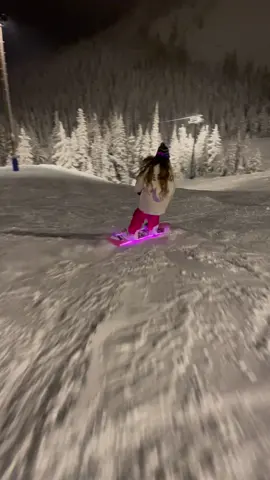 Winter only good for snowboarding 🤫 #snowboarding #snow #snowboardtiktok #snowboardlights #tiktokshop #fypage #fypシ #steez #tiktok 