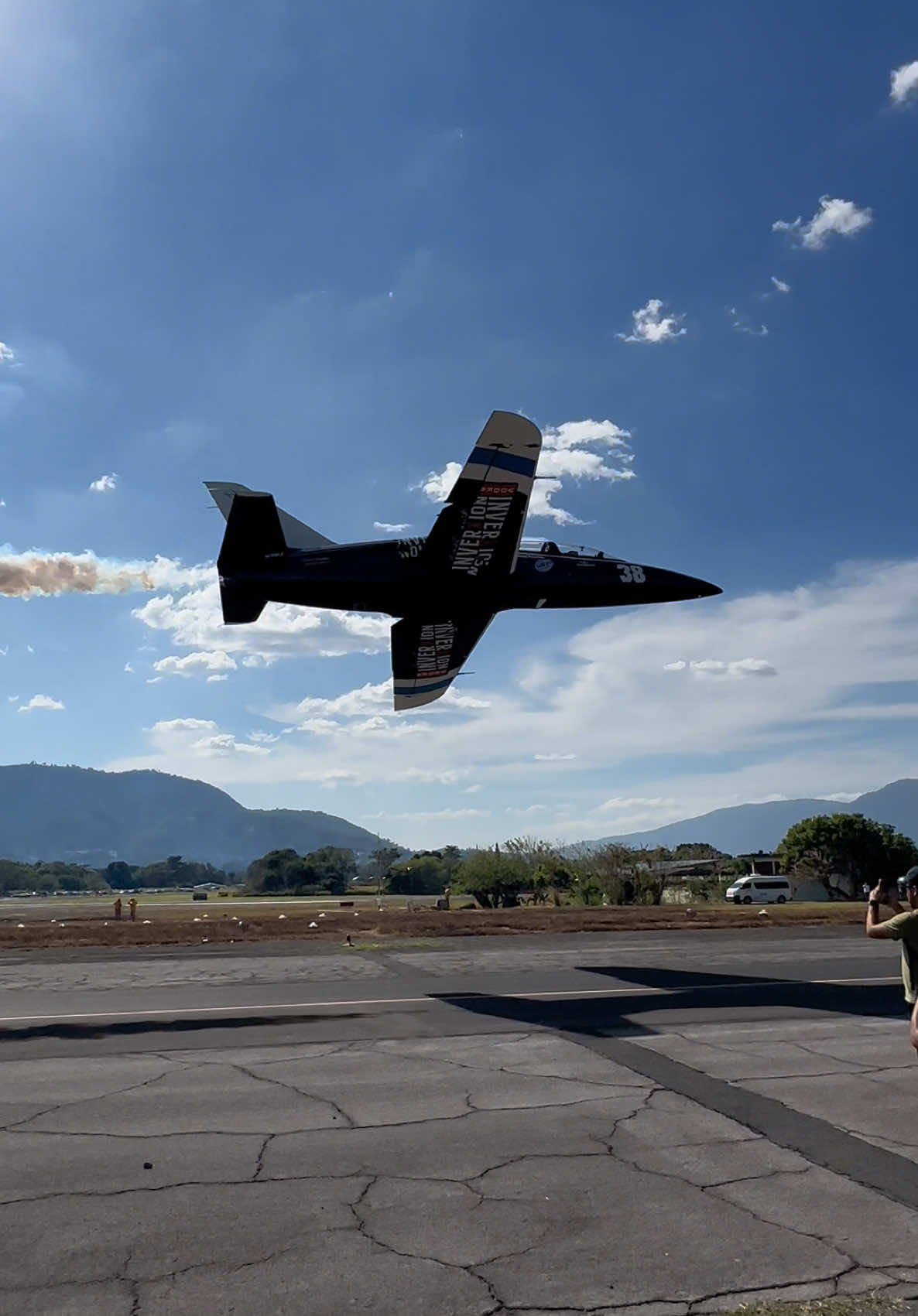 Ilopango Air Show/ Aero L39 Albatros  #l39albatros  #l39 #aerol39albatros #flying #aviation #acrobatics 