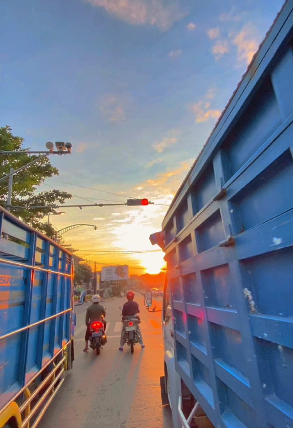 Ungaran 06.00 🌥️😀 . . .  #ungaran #ungaransemarang #semarang #semarangstory 