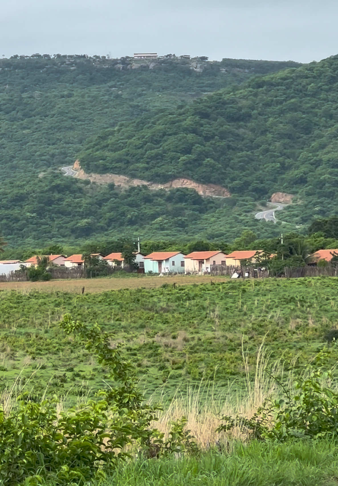 A serra mais bonita do Ceará logo a frente em cima da serra um mirante top de se ver 🌵🤠😍🥰❤️🎥